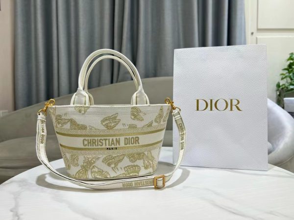 CHRISTIAN Dior basket style handbag