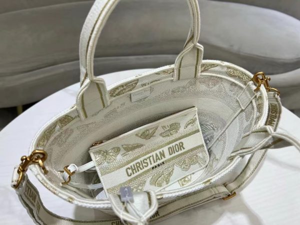 CHRISTIAN Dior basket style handbag - Image 2