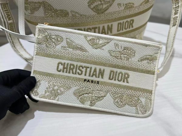 CHRISTIAN Dior basket style handbag - Image 4