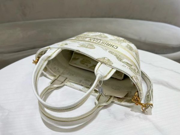 CHRISTIAN Dior basket style handbag - Image 3