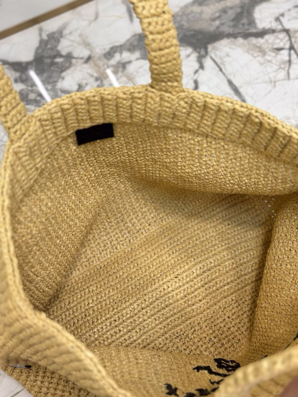 Prada Crochet tote bag for women - Image 3